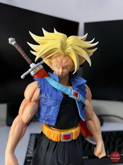 Dragon Ball Z - Trunks Dal Futuro Super Saiyan & Forma Base Action Figure