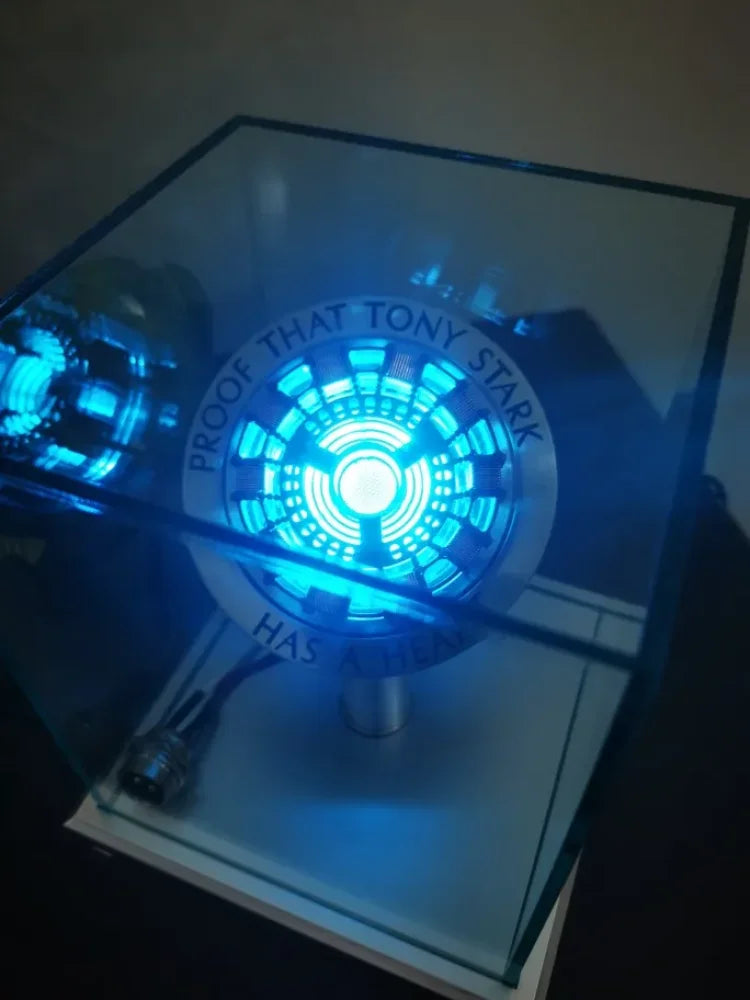 Marvel Comics: Avenger - Iron Man Mk1 E Mk2 Reattore Arc Con Led Gadget
