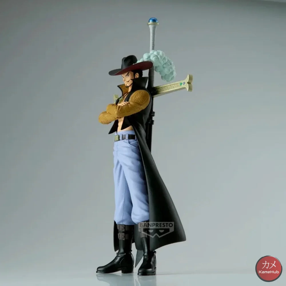 One Piece - Dracule Mihawk Action Figure Bandai Banpresto DXF Dracule Mihawk 17cm Action Figure