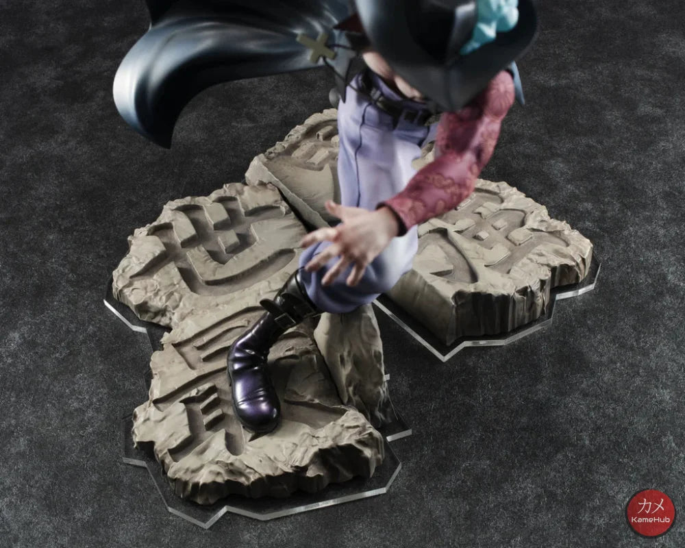 One Piece - Dracule Mihawk Action Figure Megahouse P.o.p Neo Maximum
