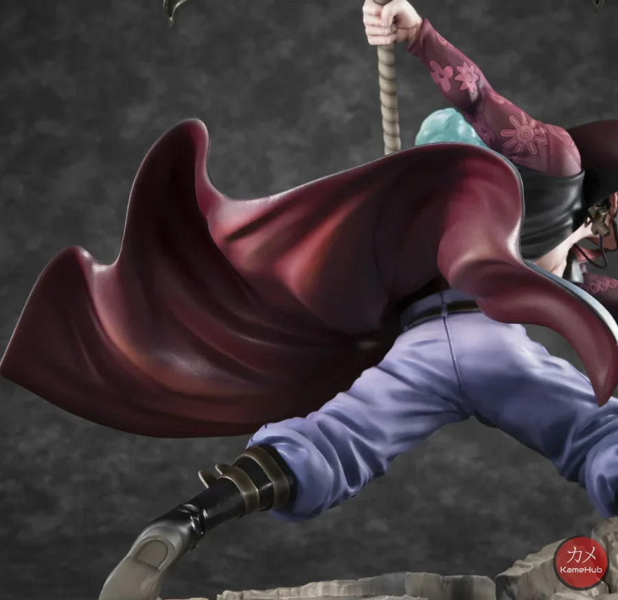 One Piece - Dracule Mihawk Action Figure Megahouse P.o.p Neo Maximum