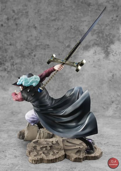 One Piece - Dracule Mihawk Action Figure Megahouse P.o.p Neo Maximum