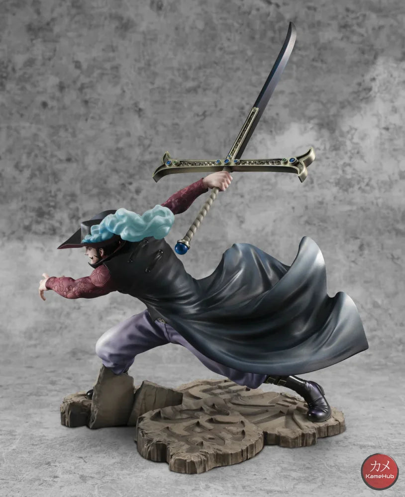 One Piece - Dracule Mihawk Action Figure Megahouse P.o.p Neo Maximum