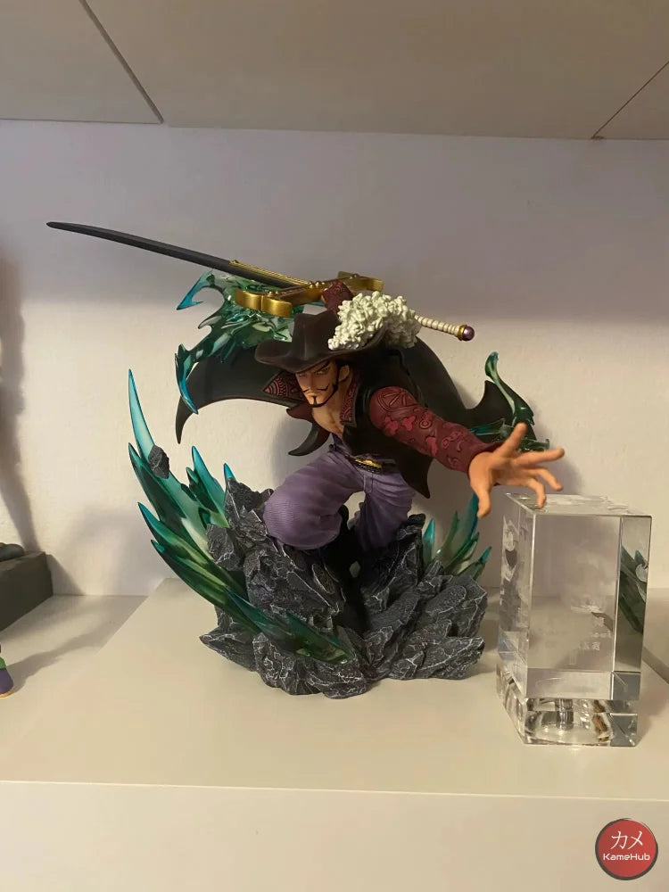 One Piece - Dracule Mihawk LX Studio MAX Action Figure in Resina Dracule Mihawk 27cm Action Figure