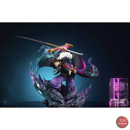 One Piece - Dracule Mihawk LX Studio MAX Action Figure in Resina Dracule Mihawk 27cm Action Figure