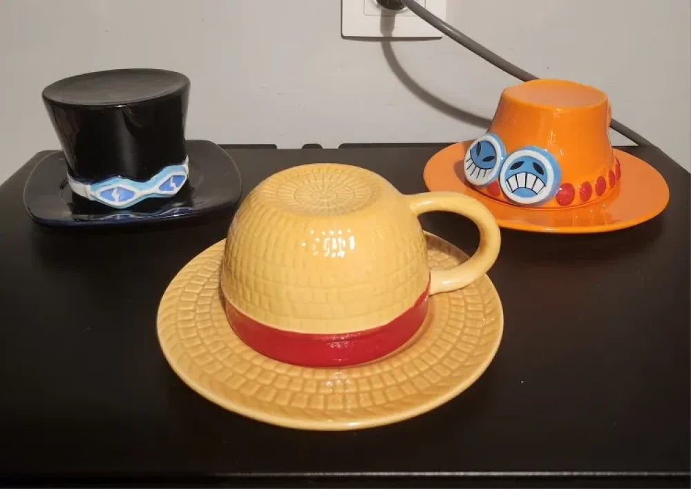 One Piece - Monkey D. Luffy Portgas Ace E Sabo Tazza Cappello In Ceramica Gadget