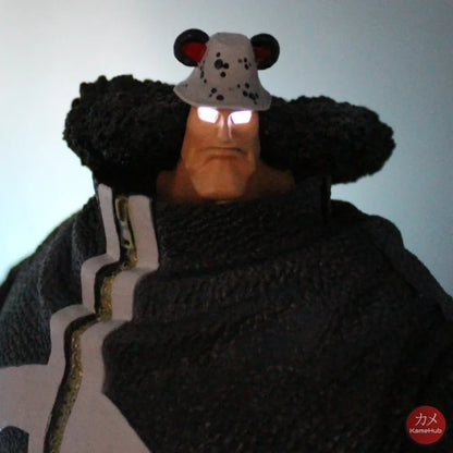 One Piece - Orso Bartholomew Action Figure Con Led