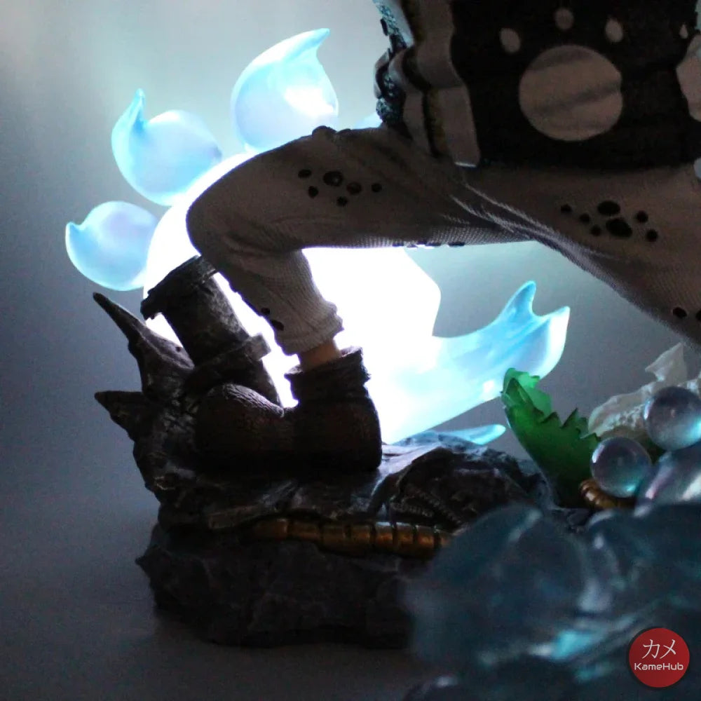 One Piece - Orso Bartholomew Action Figure Con Led