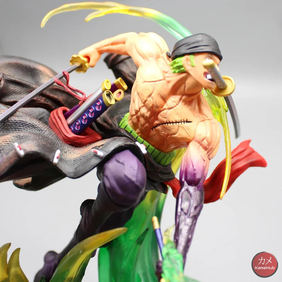 One Piece - Roronoa Zoro Action Figure Con Led E Uv